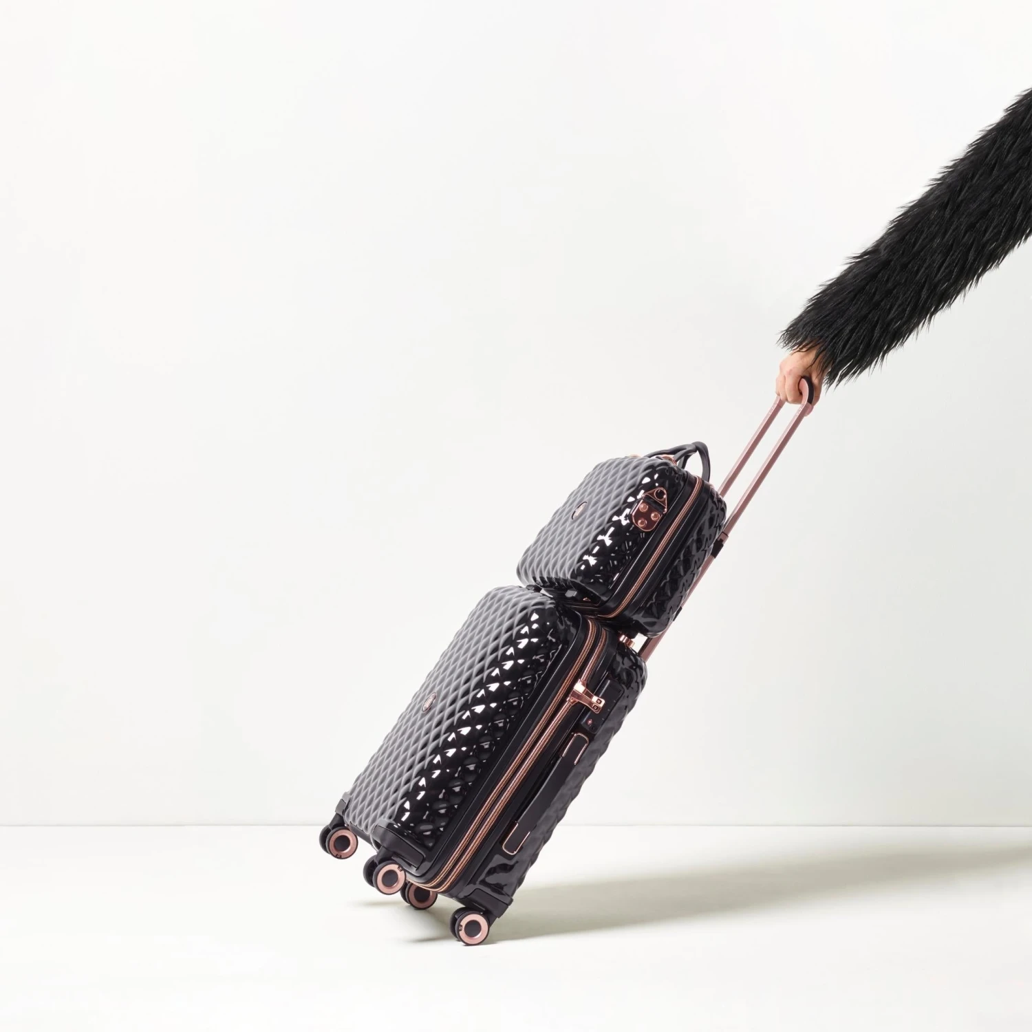 IT Luggage Glitzy - 5pc Set (Black) 18 IT Luggage Glitzy - 5pc Set (Black) - Image 18