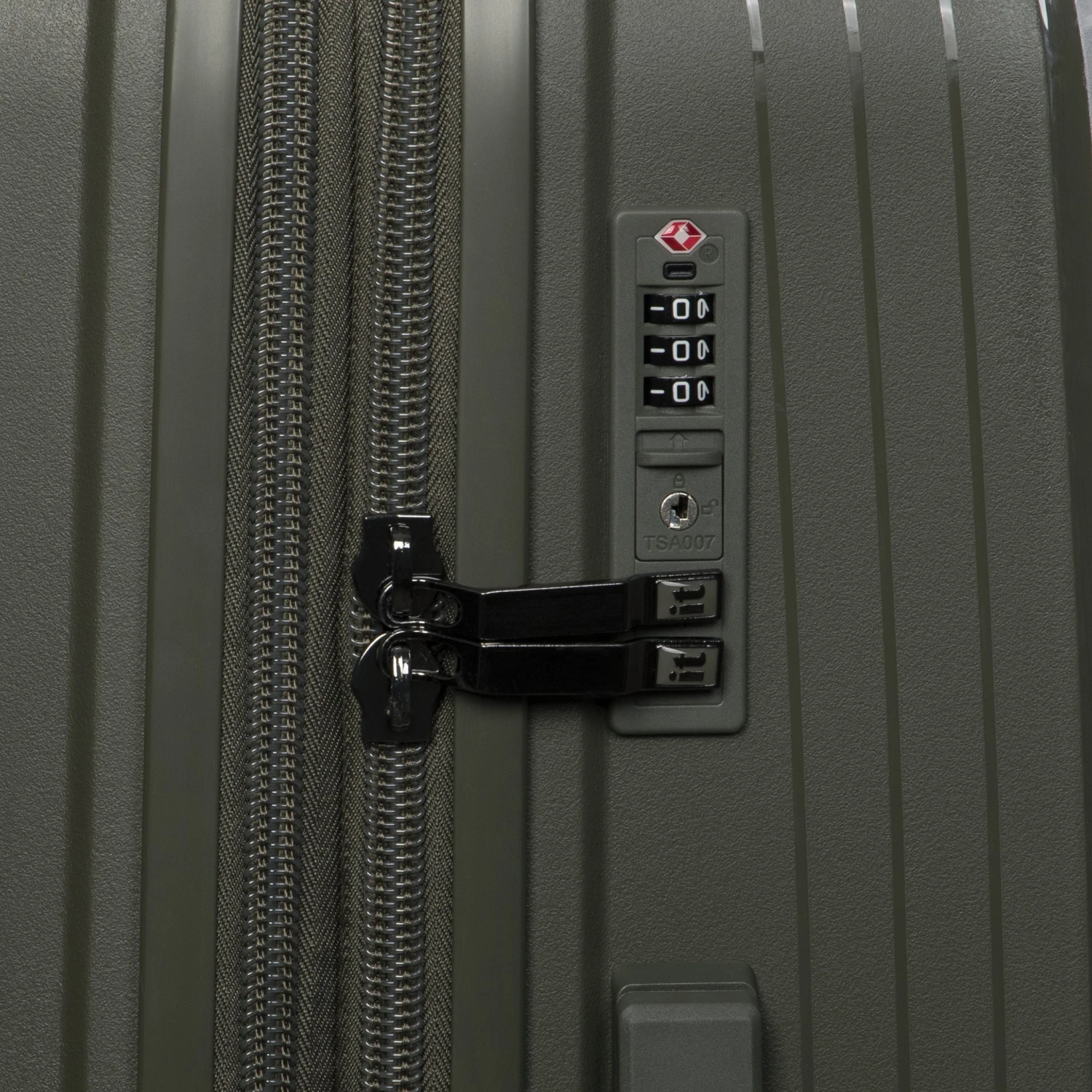 IT Luggage Spontaneous - Medium Plus (Olive Night) 7 IT Luggage Spontaneous - Medium Plus (Olive Night) - Image 7