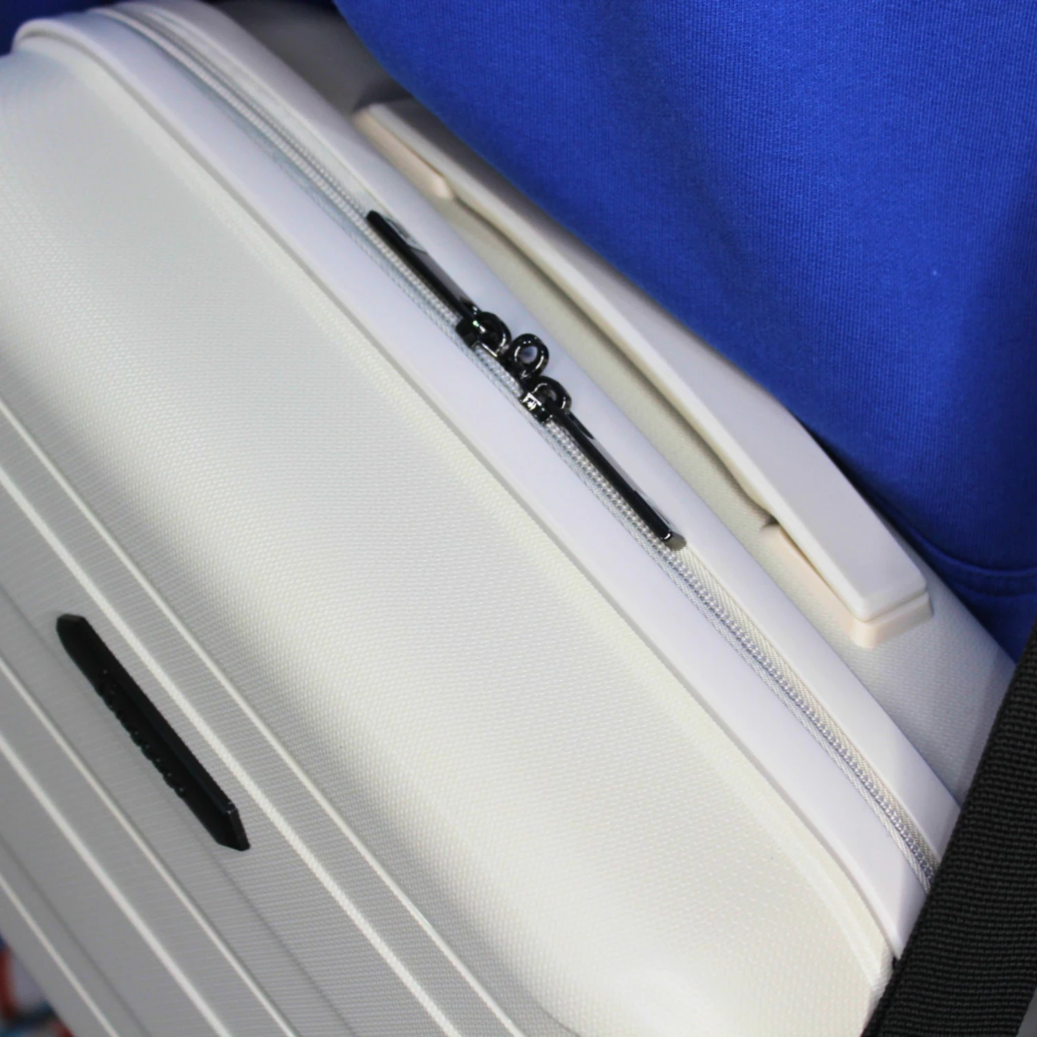 IT Luggage Momentous - Vanity Case (Pumice Stone) 5 IT Luggage Momentous - Vanity Case (Pumice Stone) - Image 5