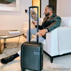 IT Luggage Valiant - Cabin (Black) 9 IT Luggage Valiant - Cabin (Black) -IT Luggage Store sammyvagabond 2a3fd048 1734 4063 9c74 3b5162708526